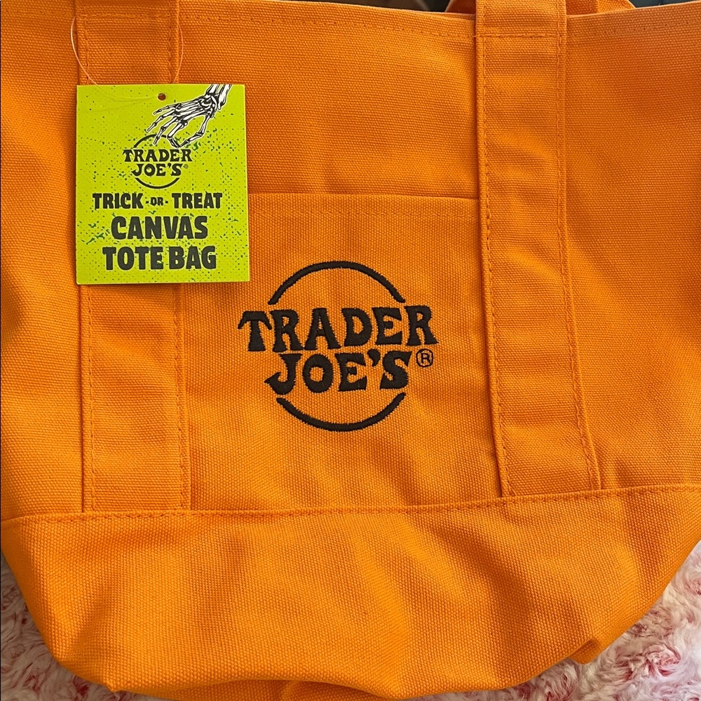 Trader Joe's Body Butter Trio and Cinnamon Roll Lip Mask Set - free TJs fall bag - Picture 4 of 6